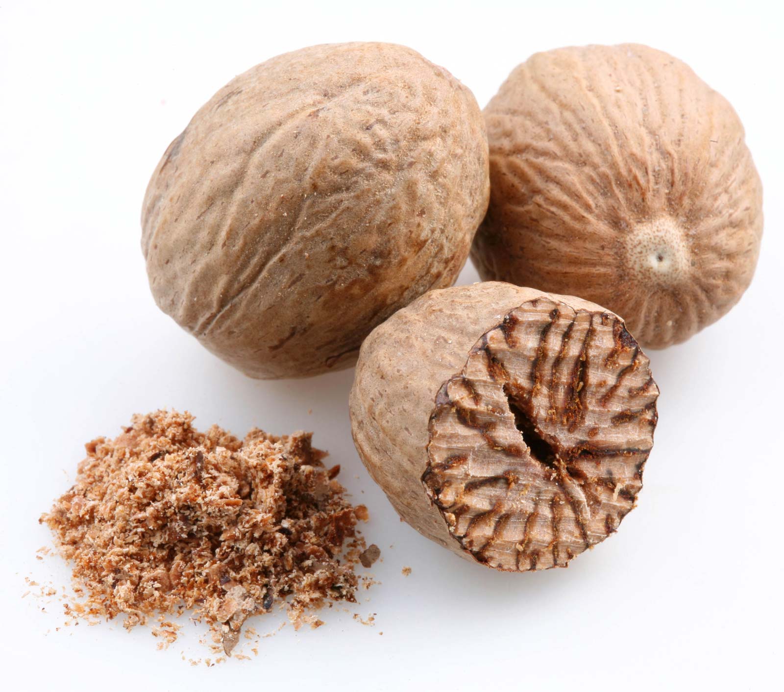 Nutmeg-seeds-ground-spice